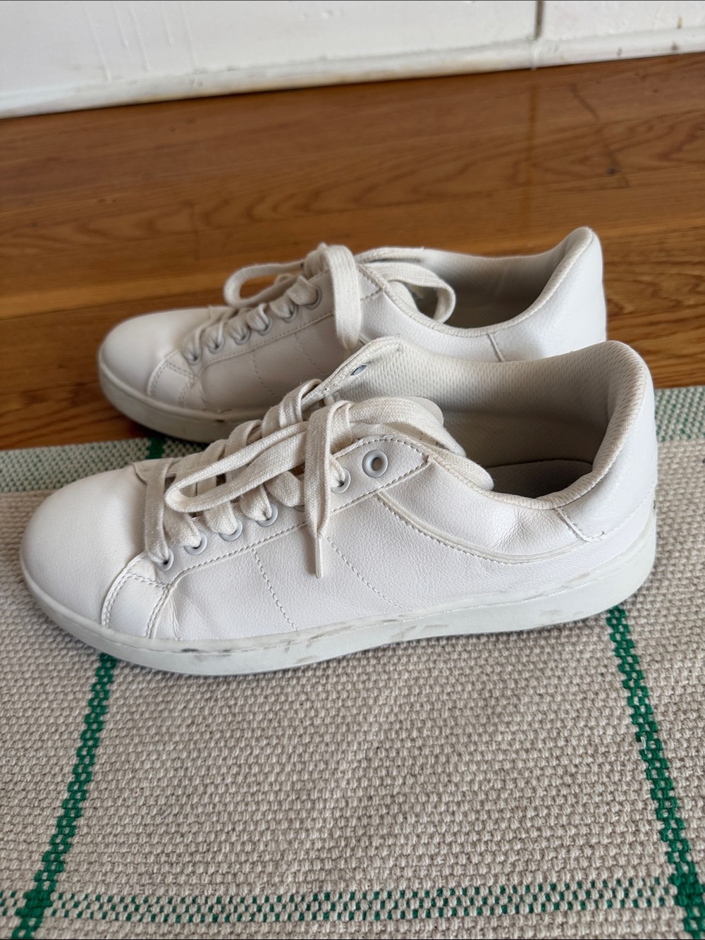 Classic White Low-Top Sneakers - Picture 2 of 8